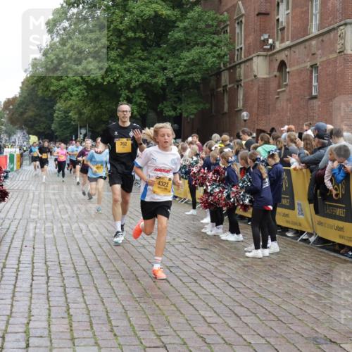 13.09.2026 - Kiel Lauf Yannick Fuchs http://msf.ph/oto/10420861 13.09.2026 09:42:46 Ziel 142, 762, 3827, 4322, 8532, 8870, 9311, 9519, 9592, 9706, 11721, 12678, 133, 445, 771, 1045, 1777, 2608, 2914, 2955, 2977, 3357, 3676, 4548, 5105, 5336, 5559, 5774, 6075, 6099, 6213, 6423, 6542, 6620, 6797, 6913, 7687, 8476, 9706, 10938, 11793, 12190, 1040, 1213, 3849, 3850, 5530, 7874, 8191, 9354, 9629, 11753, 570, 792, 3357, 5011, 5276, 5336, 5774, 6620, 7687, 8476, 12723 meine-sportfotos.de