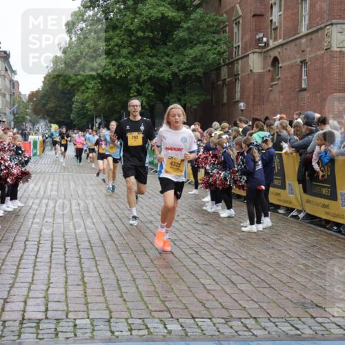 13.09.2026 - Kiel Lauf Yannick Fuchs http://msf.ph/oto/10420864 13.09.2026 09:42:46 Ziel 142, 762, 3827, 4322, 8532, 8870, 9311, 9519, 9592, 9706, 11721, 12678, 133, 445, 771, 1045, 1777, 2608, 2914, 2955, 2977, 3357, 3676, 4548, 5105, 5336, 5559, 5774, 6075, 6099, 6213, 6423, 6542, 6620, 6797, 6913, 7687, 8476, 9706, 10938, 11793, 12190, 1040, 1213, 3849, 3850, 5530, 7874, 8191, 9354, 9629, 11753, 570, 792, 3357, 5011, 5276, 5336, 5774, 6620, 7687, 8476, 12723 meine-sportfotos.de