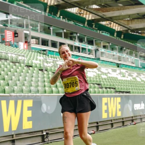 13.09.2026 - 21. swb-Marathon Bremen Michael Burmester http://msf.ph/oto/10420880 13.09.2026 10:44:31 Laufen im Stadion 10002, 10004, 10005, 10176, 10191, 10192, 10194, 10271, 10295, 10325, 10335, 10344, 10402, 10459, 10474, 10513, 10568, 10600, 10605, 10606, 10629, 10679, 10713, 10756, 10779, 10882, 10899, 10900, 10979, 10997, 10999, 11081, 11217, 11233, 11264, 11307, 11333, 11337, 11355, 11385, 11408, 11448, 11456, 11461, 11482, 11495, 11629, 11808, 11932, 11943, 12057, 12089, 12151, 12224, 12226, 12311, 12321, 12334 meine-sportfotos.de