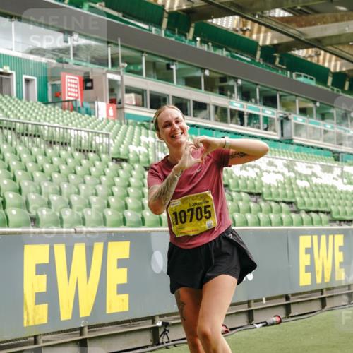 13.09.2026 - 21. swb-Marathon Bremen Michael Burmester http://msf.ph/oto/10420900 13.09.2026 10:44:31 Laufen im Stadion 10002, 10004, 10005, 10176, 10191, 10192, 10194, 10271, 10295, 10325, 10335, 10344, 10402, 10459, 10474, 10513, 10568, 10600, 10605, 10606, 10629, 10679, 10713, 10756, 10779, 10882, 10899, 10900, 10979, 10997, 10999, 11081, 11217, 11233, 11264, 11307, 11333, 11337, 11355, 11385, 11408, 11448, 11456, 11461, 11482, 11495, 11629, 11808, 11932, 11943, 12057, 12089, 12151, 12224, 12226, 12311, 12321, 12334 meine-sportfotos.de