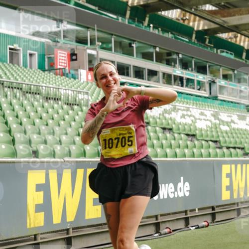 13.09.2026 - 21. swb-Marathon Bremen Michael Burmester http://msf.ph/oto/10420918 13.09.2026 10:44:31 Laufen im Stadion 10002, 10004, 10005, 10176, 10191, 10192, 10194, 10271, 10295, 10325, 10335, 10344, 10402, 10459, 10474, 10513, 10568, 10600, 10605, 10606, 10629, 10679, 10713, 10756, 10779, 10882, 10899, 10900, 10979, 10997, 10999, 11081, 11217, 11233, 11264, 11307, 11333, 11337, 11355, 11385, 11408, 11448, 11456, 11461, 11482, 11495, 11629, 11808, 11932, 11943, 12057, 12089, 12151, 12224, 12226, 12311, 12321, 12334 meine-sportfotos.de