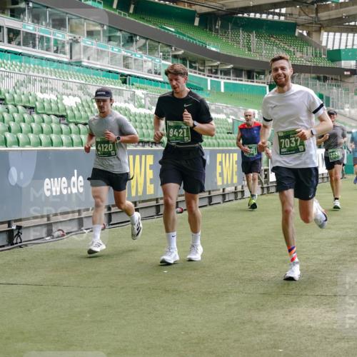 13.09.2026 - 21. swb-Marathon Bremen Michael Burmester http://msf.ph/oto/10420939 13.09.2026 12:59:05 Laufen im Stadion 141, 148, 191, 226, 232, 511, 672, 745, 789, 790, 909, 972, 1080, 1119, 1166, 1191, 1199, 1281, 1516, 1535, 1642, 1647, 1752, 1881, 1931, 1933, 2046, 2088, 2210, 2289, 2343, 2367, 2371, 2397, 2423, 2425, 2481, 2517, 2570, 2577, 2771, 2806, 2807, 2827, 2885, 2899, 2903, 2953, 2961, 2979, 3015, 3021, 3098, 3120, 3124, 3138, 3148, 3182, 3186, 3190, 3233, 3319, 3338, 3435, 3516, 3531, 3534, 3560, 3652, 3655, 3695, 3861, 3930, 3933, 3934, 205 meine-sportfotos.de