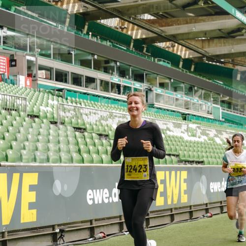 13.09.2026 - 21. swb-Marathon Bremen Michael Burmester http://msf.ph/oto/10420952 13.09.2026 10:44:33 Laufen im Stadion 10004, 10005, 10137, 10176, 10191, 10192, 10194, 10271, 10295, 10325, 10335, 10344, 10402, 10459, 10474, 10513, 10568, 10600, 10605, 10606, 10629, 10679, 10713, 10756, 10779, 10882, 10899, 10900, 10979, 10997, 10999, 11081, 11200, 11217, 11233, 11264, 11307, 11333, 11337, 11355, 11385, 11408, 11448, 11456, 11461, 11482, 11495, 11629, 11808, 11932, 11943, 12057, 12089, 12151, 12224, 12226, 12311, 12321, 12334, 12539 meine-sportfotos.de