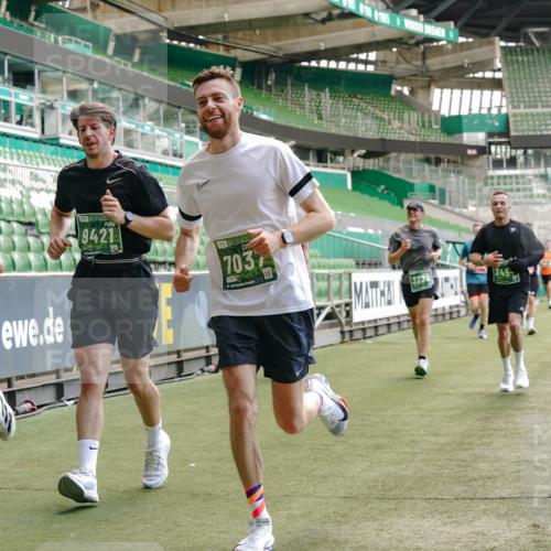 13.09.2026 - 21. swb-Marathon Bremen Michael Burmester http://msf.ph/oto/10420974 13.09.2026 12:59:06 Laufen im Stadion 141, 148, 191, 226, 232, 511, 672, 745, 789, 790, 909, 972, 1080, 1119, 1166, 1191, 1199, 1209, 1281, 1516, 1535, 1642, 1647, 1752, 1881, 1931, 1933, 2046, 2088, 2210, 2289, 2343, 2367, 2371, 2397, 2423, 2425, 2481, 2517, 2570, 2577, 2771, 2806, 2807, 2827, 2885, 2899, 2903, 2953, 2961, 2979, 3015, 3021, 3098, 3120, 3124, 3138, 3148, 3182, 3186, 3190, 3233, 3319, 3338, 3435, 3516, 3531, 3534, 3560, 3652, 3655, 3695, 3861, 3930, 3933, 3934, 205 meine-sportfotos.de