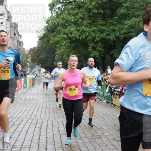 13.09.2026 - Kiel Lauf Yannick Fuchs http://msf.ph/oto/10420977 13.09.2026 09:42:53 Ziel 762, 1213, 3827, 3849, 4322, 7874, 8191, 8870, 9311, 9629, 11721, 12678, 133, 142, 445, 771, 1045, 1777, 2608, 2914, 2955, 2977, 4548, 5559, 6075, 6099, 6213, 6423, 6542, 6797, 6913, 8532, 9519, 9592, 9706, 10938, 12190, 1040, 3041, 3850, 5530, 9354, 9933, 10047, 10118, 11753, 12259, 133, 2955, 2977, 3357, 3676, 5105, 5336, 5774, 6620, 6797, 7687, 8476, 10938, 11793 meine-sportfotos.de