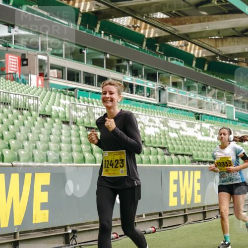 13.09.2026 - 21. swb-Marathon Bremen Michael Burmester http://msf.ph/oto/10420984 13.09.2026 10:44:33 Laufen im Stadion 10004, 10005, 10137, 10176, 10191, 10192, 10194, 10271, 10295, 10325, 10335, 10344, 10402, 10459, 10474, 10513, 10568, 10600, 10605, 10606, 10629, 10679, 10713, 10756, 10779, 10882, 10899, 10900, 10979, 10997, 10999, 11081, 11200, 11217, 11233, 11264, 11307, 11333, 11337, 11355, 11385, 11408, 11448, 11456, 11461, 11482, 11495, 11629, 11808, 11932, 11943, 12057, 12089, 12151, 12224, 12226, 12311, 12321, 12334, 12539 meine-sportfotos.de