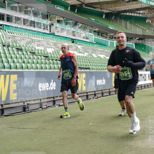 13.09.2026 - 21. swb-Marathon Bremen Michael Burmester http://msf.ph/oto/10420998 13.09.2026 12:59:08 Laufen im Stadion 141, 148, 191, 226, 232, 511, 672, 745, 789, 790, 909, 972, 1080, 1119, 1166, 1191, 1199, 1209, 1281, 1516, 1642, 1647, 1752, 1931, 1933, 2046, 2088, 2210, 2289, 2343, 2367, 2397, 2423, 2425, 2481, 2517, 2570, 2577, 2771, 2806, 2807, 2827, 2885, 2899, 2953, 2961, 2979, 3015, 3021, 3098, 3120, 3124, 3138, 3148, 3182, 3186, 3190, 3233, 3273, 3319, 3338, 3435, 3516, 3531, 3534, 3560, 3652, 3655, 3695, 3861, 3930, 3933, 3934, 205 meine-sportfotos.de