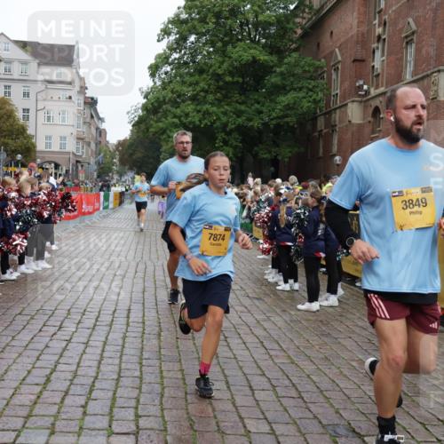 13.09.2026 - Kiel Lauf Yannick Fuchs http://msf.ph/oto/10421013 13.09.2026 09:42:56 Ziel 1040, 1213, 3827, 3849, 3850, 5530, 7874, 8191, 8870, 9311, 9629, 11721, 12678, 142, 445, 762, 771, 1045, 1777, 2608, 2914, 2955, 2977, 4322, 4548, 5559, 6075, 6099, 6213, 6423, 6542, 6913, 8532, 9519, 9592, 9706, 12190, 1508, 3041, 5929, 7099, 7532, 8808, 9354, 9933, 10047, 10118, 11753, 12259, 133, 2914, 2955, 2977, 3676, 5105, 5774, 6797, 10938, 11793 meine-sportfotos.de