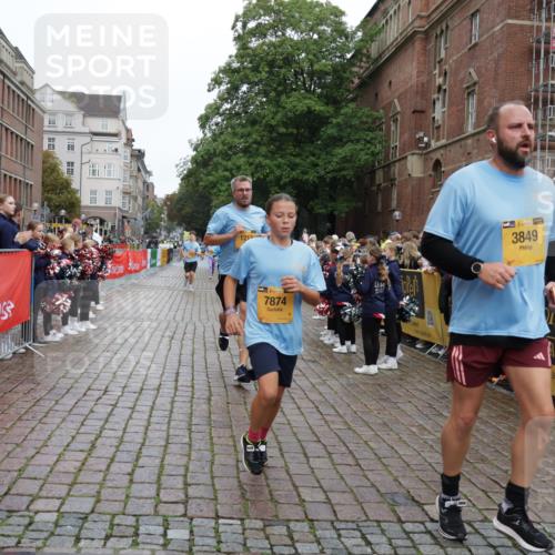 13.09.2026 - Kiel Lauf Yannick Fuchs http://msf.ph/oto/10421017 13.09.2026 09:42:56 Ziel 1040, 1213, 3827, 3849, 3850, 5530, 7874, 8191, 8870, 9311, 9629, 11721, 12678, 142, 445, 762, 771, 1045, 1777, 2608, 2914, 2955, 2977, 4322, 4548, 5559, 6075, 6099, 6213, 6423, 6542, 6913, 8532, 9519, 9592, 9706, 12190, 1508, 3041, 5929, 7099, 7532, 8808, 9354, 9933, 10047, 10118, 11753, 12259, 133, 2914, 2955, 2977, 3676, 5105, 5774, 6797, 10938, 11793 meine-sportfotos.de