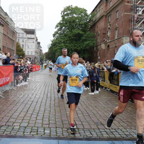 13.09.2026 - Kiel Lauf Yannick Fuchs http://msf.ph/oto/10421022 13.09.2026 09:42:56 Ziel 1040, 1213, 3827, 3849, 3850, 5530, 7874, 8191, 8870, 9311, 9629, 11721, 12678, 142, 445, 762, 771, 1045, 1777, 2608, 2914, 2955, 2977, 4322, 4548, 5559, 6075, 6099, 6213, 6423, 6542, 6913, 8532, 9519, 9592, 9706, 12190, 1508, 3041, 5929, 7099, 7532, 8808, 9354, 9933, 10047, 10118, 11753, 12259, 133, 2914, 2955, 2977, 3676, 5105, 5774, 6797, 10938, 11793 meine-sportfotos.de