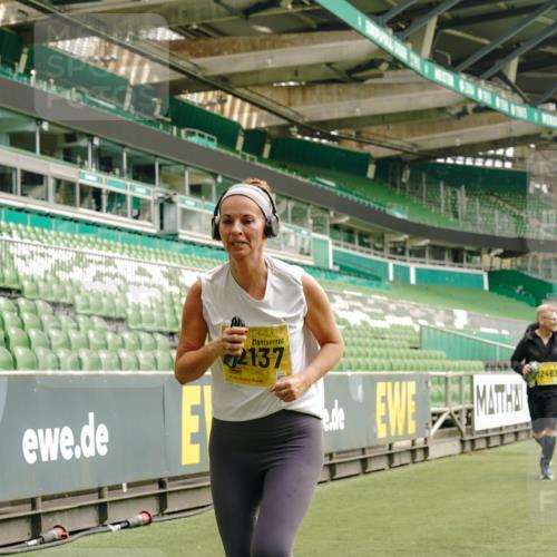 13.09.2026 - 21. swb-Marathon Bremen Michael Burmester http://msf.ph/oto/10421067 13.09.2026 10:44:35 Laufen im Stadion 10004, 10005, 10137, 10176, 10191, 10192, 10194, 10271, 10295, 10325, 10335, 10344, 10402, 10459, 10474, 10513, 10568, 10600, 10605, 10606, 10629, 10679, 10713, 10756, 10779, 10882, 10899, 10900, 10979, 10997, 10999, 11081, 11200, 11217, 11233, 11264, 11307, 11333, 11337, 11355, 11385, 11408, 11448, 11456, 11461, 11482, 11495, 11629, 11808, 11932, 11943, 12057, 12089, 12151, 12224, 12226, 12311, 12321, 12334, 12539 meine-sportfotos.de