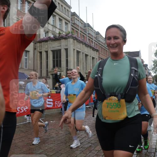 13.09.2026 - Kiel Lauf Yannick Fuchs http://msf.ph/oto/10421088 13.09.2026 10:53:31 Ziel 168, 207, 1199, 1757, 2692, 3027, 3498, 4005, 4515, 4657, 5285, 5766, 5769, 5788, 6543, 6712, 6821, 6926, 7021, 7132, 7365, 7571, 7599, 7649, 8003, 8821, 9677, 11166, 11537, 11556, 11912, 12380, 12513, 127, 168, 207, 373, 1071, 1486, 2174, 2336, 2859, 3104, 3153, 3173, 3500, 3587, 3657, 4196, 5642, 5643, 5691, 5924, 6015, 6055, 6104, 6161, 6181, 6374, 6695, 6777, 7139, 7596, 7869, 8422, 8483, 8516, 8518, 8863, 8905, 9749, 10276, 10367, 10721, 11074, 11097, 11253 meine-sportfotos.de