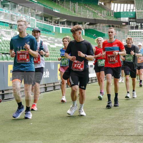13.09.2026 - 21. swb-Marathon Bremen Michael Burmester http://msf.ph/oto/10421100 13.09.2026 12:59:12 Laufen im Stadion 141, 148, 191, 226, 232, 260, 342, 511, 672, 745, 789, 790, 972, 1080, 1119, 1166, 1191, 1199, 1209, 1281, 1493, 1494, 1516, 1642, 1647, 1752, 1931, 1933, 2046, 2088, 2210, 2289, 2343, 2367, 2397, 2425, 2481, 2517, 2570, 2577, 2771, 2806, 2807, 2827, 2885, 2899, 2914, 2953, 2961, 2979, 3015, 3021, 3098, 3120, 3124, 3138, 3148, 3186, 3190, 3233, 3273, 3319, 3338, 3435, 3516, 3531, 3534, 3560, 3652, 3655, 3695, 3861, 3930, 3933, 3934, 205 meine-sportfotos.de