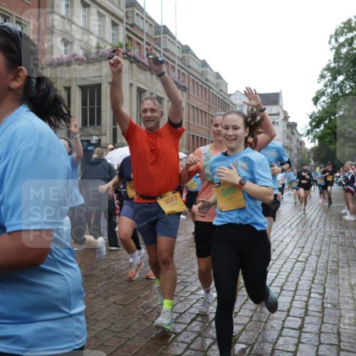13.09.2026 - Kiel Lauf Yannick Fuchs http://msf.ph/oto/10421104 13.09.2026 10:53:32 Ziel 183, 1199, 1757, 2692, 3027, 3498, 4005, 4515, 4657, 5285, 5766, 5769, 5788, 6543, 6712, 6821, 6926, 7021, 7132, 7365, 7571, 7599, 7649, 8003, 8821, 9198, 9677, 11166, 11537, 11556, 11912, 12380, 12513, 127, 168, 207, 373, 1071, 2174, 2336, 2859, 3104, 3153, 3173, 3500, 3587, 3657, 4196, 5642, 5643, 5691, 5924, 6015, 6055, 6104, 6161, 6181, 6374, 6695, 6777, 7139, 7596, 7869, 8422, 8483, 8518, 8905, 9749, 10276, 10367, 10721, 11074, 11097, 11253 meine-sportfotos.de