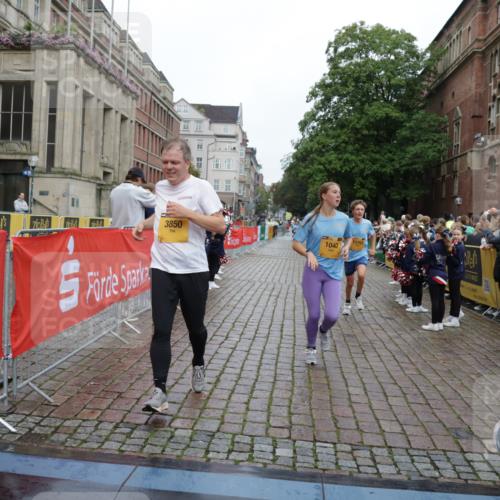 13.09.2026 - Kiel Lauf Yannick Fuchs http://msf.ph/oto/10421123 13.09.2026 09:43:03 Ziel 1040, 1213, 3041, 3849, 3850, 5530, 7874, 8191, 9354, 11753, 12259, 142, 762, 771, 1045, 1777, 2608, 3827, 3849, 4322, 4548, 6075, 6213, 6423, 6542, 6913, 8532, 8870, 9311, 9519, 9592, 9629, 9706, 11721, 12190, 12678, 255, 623, 1508, 4256, 5929, 6377, 7099, 7532, 8066, 8808, 9933, 10047, 10118, 445, 771, 1777, 2914, 2955, 2977, 5559, 6099, 6213, 6542, 12190 meine-sportfotos.de