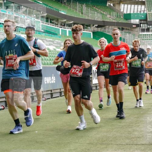 13.09.2026 - 21. swb-Marathon Bremen Michael Burmester http://msf.ph/oto/10421137 13.09.2026 12:59:12 Laufen im Stadion 141, 148, 191, 226, 232, 260, 342, 511, 672, 745, 789, 790, 972, 1080, 1119, 1166, 1191, 1199, 1209, 1281, 1493, 1494, 1516, 1642, 1647, 1752, 1931, 1933, 2046, 2088, 2210, 2289, 2343, 2367, 2397, 2425, 2481, 2517, 2570, 2577, 2771, 2806, 2807, 2827, 2885, 2899, 2914, 2953, 2961, 2979, 3015, 3021, 3098, 3120, 3124, 3138, 3148, 3186, 3190, 3233, 3273, 3319, 3338, 3435, 3516, 3531, 3534, 3560, 3652, 3655, 3695, 3861, 3930, 3933, 3934, 205 meine-sportfotos.de