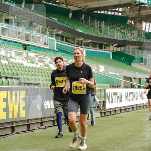13.09.2026 - 21. swb-Marathon Bremen Michael Burmester http://msf.ph/oto/10421228 13.09.2026 10:44:42 Laufen im Stadion 10004, 10005, 10137, 10176, 10191, 10192, 10194, 10202, 10271, 10295, 10325, 10335, 10344, 10402, 10430, 10459, 10513, 10524, 10568, 10600, 10605, 10606, 10629, 10679, 10713, 10756, 10779, 10882, 10899, 10900, 10979, 10997, 10999, 11081, 11200, 11217, 11233, 11264, 11307, 11333, 11337, 11355, 11385, 11408, 11448, 11456, 11461, 11482, 11495, 11629, 11808, 11932, 11943, 12057, 12089, 12151, 12153, 12224, 12226, 12311, 12321, 12334, 12539 meine-sportfotos.de