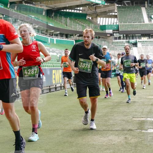 13.09.2026 - 21. swb-Marathon Bremen Michael Burmester http://msf.ph/oto/10421231 13.09.2026 12:59:15 Laufen im Stadion 141, 148, 191, 226, 232, 260, 342, 511, 672, 745, 789, 790, 972, 1080, 1119, 1166, 1191, 1199, 1209, 1281, 1493, 1494, 1516, 1642, 1647, 1931, 1933, 2046, 2088, 2210, 2289, 2343, 2367, 2397, 2425, 2481, 2517, 2570, 2577, 2771, 2806, 2807, 2827, 2885, 2899, 2914, 2953, 2961, 2979, 3015, 3021, 3098, 3120, 3124, 3138, 3148, 3186, 3190, 3233, 3273, 3319, 3338, 3435, 3516, 3531, 3534, 3560, 3652, 3655, 3695, 3861, 3930, 3933, 3934, 205 meine-sportfotos.de