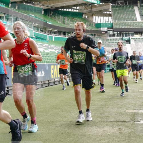 13.09.2026 - 21. swb-Marathon Bremen Michael Burmester http://msf.ph/oto/10421237 13.09.2026 12:59:15 Laufen im Stadion 141, 148, 191, 226, 232, 260, 342, 511, 672, 745, 789, 790, 972, 1080, 1119, 1166, 1191, 1199, 1209, 1281, 1493, 1494, 1516, 1642, 1647, 1931, 1933, 2046, 2088, 2210, 2289, 2343, 2367, 2397, 2425, 2481, 2517, 2570, 2577, 2771, 2806, 2807, 2827, 2885, 2899, 2914, 2953, 2961, 2979, 3015, 3021, 3098, 3120, 3124, 3138, 3148, 3186, 3190, 3233, 3273, 3319, 3338, 3435, 3516, 3531, 3534, 3560, 3652, 3655, 3695, 3861, 3930, 3933, 3934, 205 meine-sportfotos.de