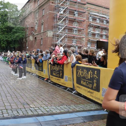 13.09.2026 - Kiel Lauf Yannick Fuchs http://msf.ph/oto/10421258 13.09.2026 09:43:11 Ziel 1040, 1508, 3041, 3850, 5929, 7099, 7532, 8808, 9354, 9933, 10047, 10118, 11753, 12259, 142, 762, 1040, 1213, 3827, 3849, 3850, 4322, 5530, 7874, 8191, 8532, 8870, 9311, 9519, 9592, 9629, 9706, 11721, 12678, 40, 255, 401, 623, 1857, 4256, 6377, 7857, 8066, 10189, 10300, 12575, 142, 1045, 1777, 2608, 4548, 6075, 6213, 6423, 6913, 8532, 9706, 12190 meine-sportfotos.de
