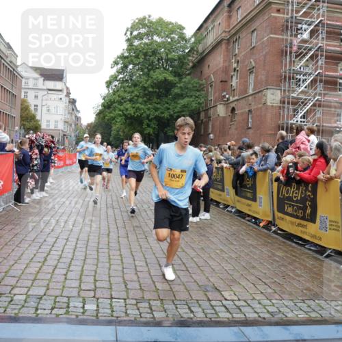 13.09.2026 - Kiel Lauf Yannick Fuchs http://msf.ph/oto/10421280 13.09.2026 09:43:13 Ziel 255, 623, 1508, 3041, 5929, 7099, 7532, 8808, 9354, 9933, 10047, 10118, 12259, 142, 762, 1040, 1213, 3827, 3849, 3850, 4322, 5530, 7874, 8191, 8532, 8870, 9311, 9519, 9592, 9629, 11721, 11753, 12678, 40, 401, 1049, 1857, 4171, 4256, 6377, 7773, 7857, 7905, 8066, 8770, 8834, 10189, 10300, 11246, 12101, 12575, 142, 1045, 1777, 2608, 4548, 6075, 6213, 6423, 6913, 8532, 9519, 9592, 9706 meine-sportfotos.de