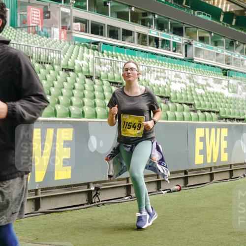 13.09.2026 - 21. swb-Marathon Bremen Michael Burmester http://msf.ph/oto/10421301 13.09.2026 10:44:46 Laufen im Stadion 10004, 10005, 10137, 10176, 10191, 10192, 10194, 10202, 10242, 10271, 10295, 10325, 10335, 10344, 10402, 10430, 10459, 10513, 10524, 10568, 10600, 10605, 10606, 10629, 10679, 10713, 10756, 10779, 10882, 10899, 10900, 10979, 10997, 10999, 11081, 11200, 11217, 11233, 11264, 11307, 11333, 11337, 11355, 11385, 11408, 11448, 11456, 11461, 11482, 11495, 11629, 11808, 11932, 11943, 12057, 12089, 12151, 12153, 12224, 12226, 12311, 12321, 12334, 12539 meine-sportfotos.de