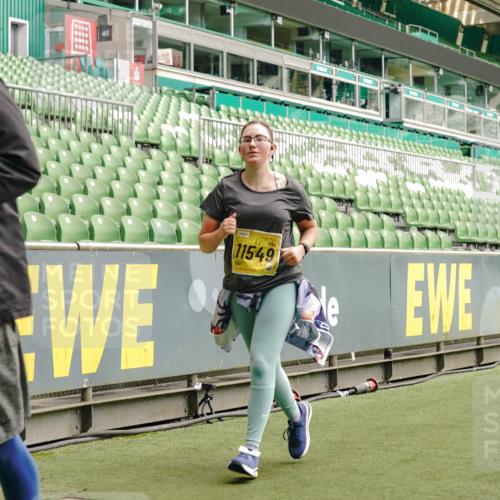 13.09.2026 - 21. swb-Marathon Bremen Michael Burmester http://msf.ph/oto/10421311 13.09.2026 10:44:46 Laufen im Stadion 10004, 10005, 10137, 10176, 10191, 10192, 10194, 10202, 10242, 10271, 10295, 10325, 10335, 10344, 10402, 10430, 10459, 10513, 10524, 10568, 10600, 10605, 10606, 10629, 10679, 10713, 10756, 10779, 10882, 10899, 10900, 10979, 10997, 10999, 11081, 11200, 11217, 11233, 11264, 11307, 11333, 11337, 11355, 11385, 11408, 11448, 11456, 11461, 11482, 11495, 11629, 11808, 11932, 11943, 12057, 12089, 12151, 12153, 12224, 12226, 12311, 12321, 12334, 12539 meine-sportfotos.de
