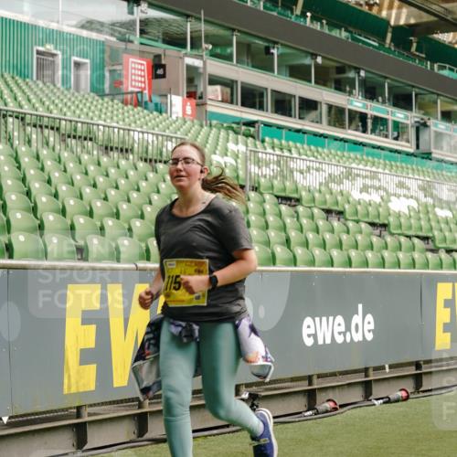 13.09.2026 - 21. swb-Marathon Bremen Michael Burmester http://msf.ph/oto/10421323 13.09.2026 10:44:46 Laufen im Stadion 10004, 10005, 10137, 10176, 10191, 10192, 10194, 10202, 10242, 10271, 10295, 10325, 10335, 10344, 10402, 10430, 10459, 10513, 10524, 10568, 10600, 10605, 10606, 10629, 10679, 10713, 10756, 10779, 10882, 10899, 10900, 10979, 10997, 10999, 11081, 11200, 11217, 11233, 11264, 11307, 11333, 11337, 11355, 11385, 11408, 11448, 11456, 11461, 11482, 11495, 11629, 11808, 11932, 11943, 12057, 12089, 12151, 12153, 12224, 12226, 12311, 12321, 12334, 12539 meine-sportfotos.de