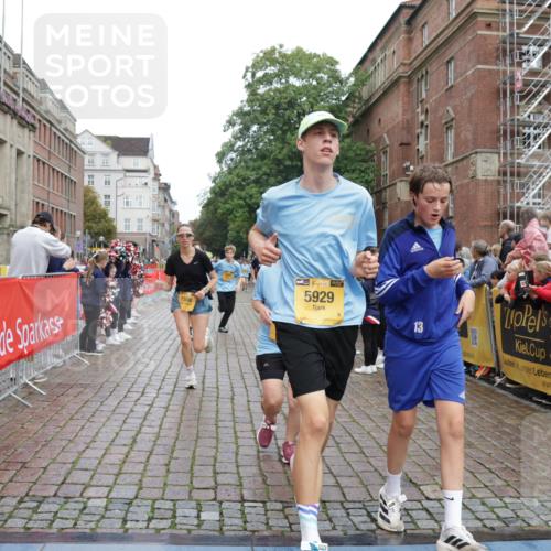 13.09.2026 - Kiel Lauf Yannick Fuchs http://msf.ph/oto/10421327 13.09.2026 09:43:17 Ziel 255, 623, 1508, 3041, 5929, 6377, 7099, 7532, 8808, 9933, 10047, 10118, 12259, 762, 1040, 1213, 3827, 3849, 3850, 4322, 5530, 7874, 8191, 8870, 9311, 9354, 9629, 11721, 11753, 12259, 12678, 40, 401, 1049, 1833, 1857, 4171, 4256, 7773, 7857, 7905, 8066, 8770, 8834, 10189, 10300, 11246, 12101, 12575, 142, 762, 4322, 8532, 9519, 9592, 9706 meine-sportfotos.de
