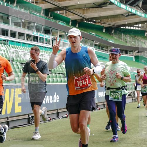 13.09.2026 - 21. swb-Marathon Bremen Michael Burmester http://msf.ph/oto/10421329 13.09.2026 12:59:19 Laufen im Stadion 141, 148, 191, 226, 232, 260, 342, 511, 672, 745, 789, 790, 972, 1080, 1119, 1166, 1191, 1199, 1209, 1281, 1493, 1494, 1516, 1642, 1647, 1931, 1933, 2088, 2210, 2289, 2343, 2367, 2397, 2425, 2481, 2517, 2570, 2577, 2686, 2771, 2806, 2807, 2827, 2885, 2899, 2914, 2953, 2961, 2979, 3015, 3021, 3098, 3120, 3124, 3138, 3148, 3186, 3190, 3233, 3273, 3338, 3435, 3516, 3531, 3534, 3560, 3652, 3655, 3695, 3861, 3930, 3933, 3934, 205 meine-sportfotos.de