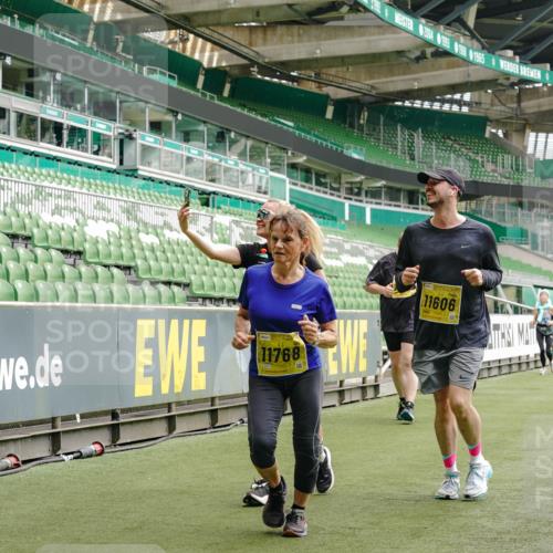 13.09.2026 - 21. swb-Marathon Bremen Michael Burmester http://msf.ph/oto/10421340 13.09.2026 10:44:48 Laufen im Stadion 10004, 10005, 10137, 10176, 10191, 10192, 10194, 10202, 10242, 10271, 10295, 10325, 10335, 10344, 10402, 10430, 10459, 10513, 10524, 10568, 10600, 10605, 10606, 10629, 10679, 10713, 10756, 10779, 10882, 10899, 10900, 10979, 10997, 10999, 11081, 11200, 11217, 11233, 11264, 11307, 11333, 11337, 11355, 11385, 11408, 11448, 11456, 11461, 11482, 11495, 11629, 11808, 11932, 11943, 12057, 12089, 12151, 12153, 12224, 12226, 12311, 12321, 12334, 12539 meine-sportfotos.de
