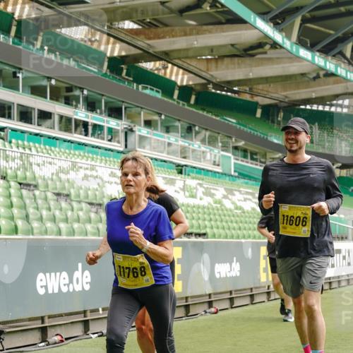 13.09.2026 - 21. swb-Marathon Bremen Michael Burmester http://msf.ph/oto/10421348 13.09.2026 10:44:48 Laufen im Stadion 10004, 10005, 10137, 10176, 10191, 10192, 10194, 10202, 10242, 10271, 10295, 10325, 10335, 10344, 10402, 10430, 10459, 10513, 10524, 10568, 10600, 10605, 10606, 10629, 10679, 10713, 10756, 10779, 10882, 10899, 10900, 10979, 10997, 10999, 11081, 11200, 11217, 11233, 11264, 11307, 11333, 11337, 11355, 11385, 11408, 11448, 11456, 11461, 11482, 11495, 11629, 11808, 11932, 11943, 12057, 12089, 12151, 12153, 12224, 12226, 12311, 12321, 12334, 12539 meine-sportfotos.de