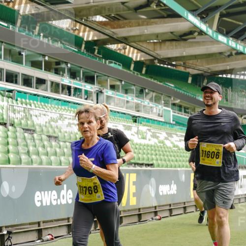 13.09.2026 - 21. swb-Marathon Bremen Michael Burmester http://msf.ph/oto/10421357 13.09.2026 10:44:48 Laufen im Stadion 10004, 10005, 10137, 10176, 10191, 10192, 10194, 10202, 10242, 10271, 10295, 10325, 10335, 10344, 10402, 10430, 10459, 10513, 10524, 10568, 10600, 10605, 10606, 10629, 10679, 10713, 10756, 10779, 10882, 10899, 10900, 10979, 10997, 10999, 11081, 11200, 11217, 11233, 11264, 11307, 11333, 11337, 11355, 11385, 11408, 11448, 11456, 11461, 11482, 11495, 11629, 11808, 11932, 11943, 12057, 12089, 12151, 12153, 12224, 12226, 12311, 12321, 12334, 12539 meine-sportfotos.de