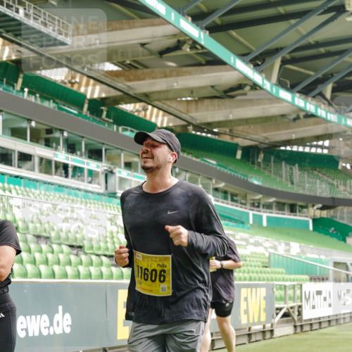 13.09.2026 - 21. swb-Marathon Bremen Michael Burmester http://msf.ph/oto/10421385 13.09.2026 10:44:49 Laufen im Stadion 10004, 10005, 10137, 10176, 10191, 10192, 10194, 10202, 10242, 10271, 10295, 10325, 10335, 10344, 10402, 10430, 10459, 10513, 10524, 10568, 10600, 10605, 10606, 10629, 10651, 10679, 10713, 10756, 10779, 10882, 10899, 10900, 10979, 10997, 10999, 11081, 11200, 11217, 11233, 11264, 11307, 11333, 11337, 11355, 11385, 11408, 11448, 11456, 11461, 11482, 11495, 11629, 11808, 11932, 11943, 12057, 12089, 12151, 12153, 12224, 12226, 12311, 12321, 12334, 12539 meine-sportfotos.de