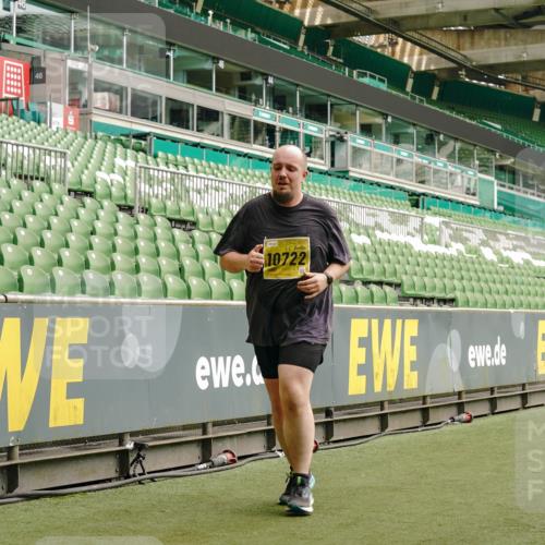 13.09.2026 - 21. swb-Marathon Bremen Michael Burmester http://msf.ph/oto/10421406 13.09.2026 10:44:51 Laufen im Stadion 10005, 10137, 10176, 10191, 10192, 10194, 10202, 10242, 10271, 10295, 10325, 10335, 10344, 10402, 10430, 10459, 10513, 10524, 10568, 10600, 10605, 10606, 10629, 10651, 10679, 10713, 10756, 10779, 10882, 10899, 10900, 10979, 10997, 10999, 11081, 11200, 11217, 11233, 11264, 11307, 11333, 11337, 11355, 11385, 11408, 11448, 11456, 11461, 11482, 11495, 11629, 11808, 11932, 11943, 12057, 12089, 12151, 12153, 12177, 12178, 12224, 12226, 12311, 12321, 12334, 12539 meine-sportfotos.de