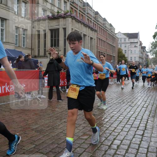 13.09.2026 - Kiel Lauf Yannick Fuchs http://msf.ph/oto/10421414 13.09.2026 10:54:14 Ziel 243, 394, 548, 932, 1343, 1613, 1740, 1765, 2196, 2471, 2579, 2746, 3293, 3337, 3649, 3729, 4264, 4310, 4525, 4582, 4827, 5119, 5392, 6519, 6888, 7276, 8640, 8849, 8925, 9088, 9400, 9863, 10084, 10119, 10443, 11961, 12746, 661, 1117, 1424, 1740, 2033, 2225, 2433, 2683, 2843, 3024, 3092, 3269, 3817, 3822, 3886, 3962, 4045, 4101, 4249, 4276, 4581, 4633, 4701, 4867, 5073, 5203, 5427, 5431, 5506, 5621, 5626, 5650, 5675, 5678, 5680, 5884, 7518, 7535, 9088, 183 meine-sportfotos.de