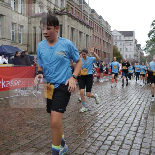 13.09.2026 - Kiel Lauf Yannick Fuchs http://msf.ph/oto/10421419 13.09.2026 10:54:14 Ziel 243, 394, 548, 932, 1343, 1613, 1740, 1765, 2196, 2471, 2579, 2746, 3293, 3337, 3649, 3729, 4264, 4310, 4525, 4582, 4827, 5119, 5392, 6519, 6888, 7276, 8640, 8849, 8925, 9088, 9400, 9863, 10084, 10119, 10443, 11961, 12746, 661, 1117, 1424, 1740, 2033, 2225, 2433, 2683, 2843, 3024, 3092, 3269, 3817, 3822, 3886, 3962, 4045, 4101, 4249, 4276, 4581, 4633, 4701, 4867, 5073, 5203, 5427, 5431, 5506, 5621, 5626, 5650, 5675, 5678, 5680, 5884, 7518, 7535, 9088, 183 meine-sportfotos.de