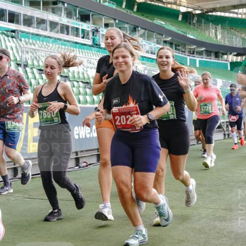 13.09.2026 - 21. swb-Marathon Bremen Michael Burmester http://msf.ph/oto/10421432 13.09.2026 13:22:12 Laufen im Stadion 128, 160, 211, 258, 343, 351, 423, 441, 571, 601, 620, 782, 851, 1060, 1094, 1157, 1158, 1177, 1178, 1259, 1316, 1344, 1417, 1518, 1657, 1669, 1676, 1691, 1729, 1788, 1808, 1846, 1883, 2139, 2201, 2213, 2258, 2290, 2414, 2504, 2526, 2551, 2619, 2632, 2652, 2660, 2685, 2711, 2736, 2828, 2954, 2964, 2995, 3004, 3010, 3022, 3034, 3070, 3074, 3144, 3225, 3351, 3530, 3682, 3784, 4020, 4054, 4406, 4407, 4431, 4584, 1506 meine-sportfotos.de