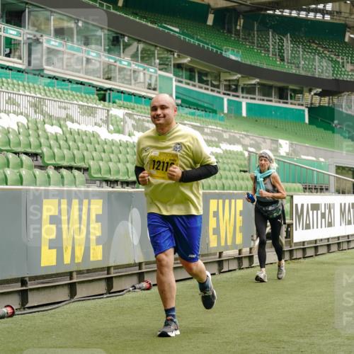 13.09.2026 - 21. swb-Marathon Bremen Michael Burmester http://msf.ph/oto/10421447 13.09.2026 10:44:54 Laufen im Stadion 10137, 10176, 10191, 10192, 10194, 10202, 10242, 10295, 10325, 10335, 10344, 10402, 10430, 10459, 10513, 10524, 10568, 10600, 10605, 10606, 10629, 10651, 10679, 10713, 10756, 10779, 10882, 10899, 10900, 10979, 10997, 10999, 11081, 11200, 11217, 11233, 11264, 11307, 11333, 11337, 11355, 11385, 11408, 11448, 11456, 11461, 11482, 11495, 11629, 11808, 11932, 11943, 12057, 12089, 12151, 12153, 12177, 12178, 12224, 12226, 12311, 12321, 12334, 12539, 10148 meine-sportfotos.de
