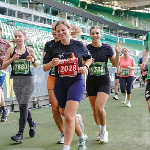 13.09.2026 - 21. swb-Marathon Bremen Michael Burmester http://msf.ph/oto/10421451 13.09.2026 13:22:13 Laufen im Stadion 128, 160, 211, 258, 343, 351, 423, 441, 571, 601, 620, 782, 851, 1060, 1094, 1157, 1158, 1177, 1178, 1259, 1316, 1344, 1417, 1518, 1657, 1669, 1676, 1691, 1729, 1788, 1808, 1846, 1883, 2139, 2201, 2213, 2258, 2290, 2414, 2504, 2526, 2551, 2619, 2632, 2652, 2660, 2685, 2711, 2736, 2828, 2954, 2964, 2995, 3004, 3010, 3022, 3034, 3070, 3074, 3144, 3225, 3351, 3505, 3530, 3682, 3784, 4020, 4054, 4406, 4407, 4431, 4584, 1506 meine-sportfotos.de