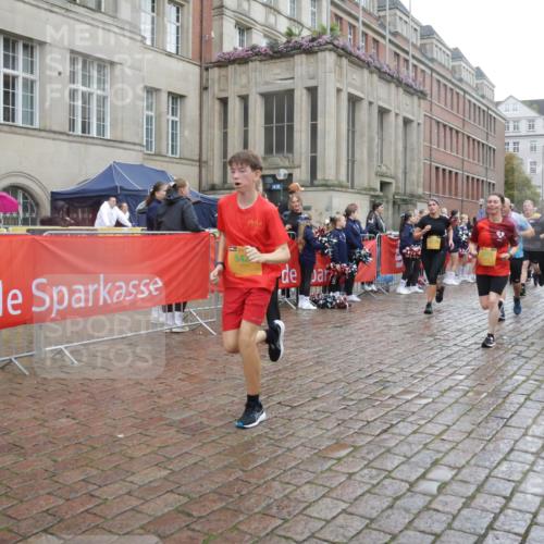 13.09.2026 - Kiel Lauf Yannick Fuchs http://msf.ph/oto/10421462 13.09.2026 10:54:21 Ziel 243, 394, 548, 932, 1343, 1613, 1765, 2196, 2259, 2579, 3337, 3729, 4246, 4310, 4827, 5318, 5578, 6063, 6208, 6571, 6888, 8328, 8640, 8711, 8849, 9400, 9655, 9863, 10049, 12746, 1117, 1740, 2033, 2471, 2579, 2683, 2746, 3024, 3092, 3269, 3293, 3649, 3817, 3822, 3886, 4045, 4101, 4264, 4276, 4525, 4581, 4582, 4701, 4867, 5073, 5119, 5203, 5392, 5427, 5431, 5506, 5621, 5626, 5650, 5675, 5678, 5680, 5884, 6519, 7276, 7518, 7535, 8849, 8925, 9088, 9400 meine-sportfotos.de