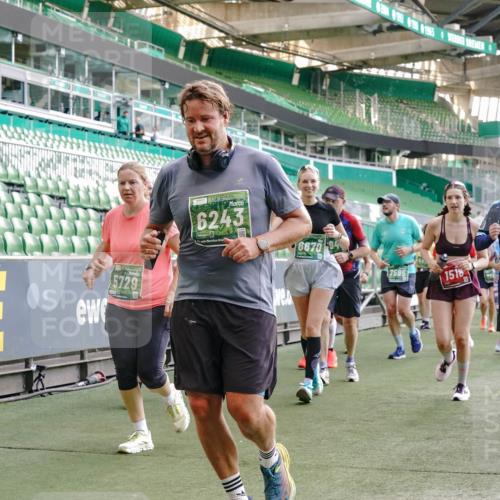 13.09.2026 - 21. swb-Marathon Bremen Michael Burmester http://msf.ph/oto/10421485 13.09.2026 13:22:15 Laufen im Stadion 128, 160, 211, 258, 343, 351, 423, 441, 571, 601, 620, 782, 851, 892, 1060, 1094, 1157, 1158, 1177, 1178, 1259, 1316, 1344, 1417, 1518, 1657, 1669, 1676, 1691, 1729, 1746, 1788, 1808, 1883, 2139, 2201, 2213, 2258, 2290, 2414, 2475, 2504, 2526, 2551, 2619, 2632, 2652, 2660, 2685, 2711, 2736, 2828, 2954, 2964, 2995, 3010, 3022, 3034, 3070, 3074, 3144, 3225, 3347, 3351, 3505, 3530, 3682, 3784, 4020, 4054, 4406, 4407, 4431, 4584, 1506 meine-sportfotos.de