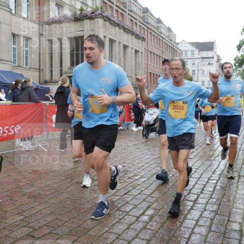 13.09.2026 - Kiel Lauf Yannick Fuchs http://msf.ph/oto/10421493 13.09.2026 10:54:24 Ziel 394, 932, 1127, 1613, 1765, 2259, 3729, 4246, 4310, 4827, 5318, 5560, 5578, 6063, 6208, 6571, 6887, 7558, 8328, 8640, 8711, 9655, 9863, 10049, 243, 548, 1117, 1343, 1740, 2033, 2196, 2471, 2579, 2683, 2746, 3024, 3092, 3269, 3293, 3337, 3649, 3817, 3822, 3886, 4045, 4101, 4264, 4276, 4310, 4525, 4581, 4582, 4701, 4867, 5119, 5203, 5392, 5431, 5506, 5621, 5626, 5650, 5675, 5678, 5680, 5884, 6519, 6888, 7276, 7518, 7535, 8849, 8925, 9088, 9400 meine-sportfotos.de