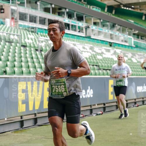 13.09.2026 - 21. swb-Marathon Bremen Michael Burmester http://msf.ph/oto/10421538 13.09.2026 12:59:28 Laufen im Stadion 135, 141, 148, 191, 226, 232, 260, 342, 511, 651, 672, 745, 789, 790, 972, 1080, 1119, 1166, 1209, 1281, 1368, 1493, 1494, 1516, 1642, 1647, 1861, 1931, 1933, 1935, 1963, 2088, 2210, 2289, 2293, 2306, 2343, 2367, 2425, 2481, 2517, 2570, 2577, 2686, 2771, 2806, 2807, 2827, 2885, 2899, 2914, 2953, 2961, 2979, 3015, 3021, 3076, 3098, 3105, 3120, 3124, 3148, 3186, 3190, 3233, 3273, 3338, 3354, 3435, 3480, 3516, 3531, 3534, 3560, 3652, 3655, 3729, 3855, 3861, 3930, 3933, 3934, 205 meine-sportfotos.de
