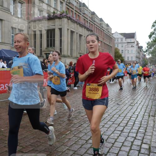 13.09.2026 - Kiel Lauf Yannick Fuchs http://msf.ph/oto/10421583 13.09.2026 10:54:33 Ziel 1127, 1287, 2259, 2506, 4502, 5560, 5578, 5821, 6063, 6166, 6208, 6571, 6887, 6889, 7558, 8542, 8711, 8867, 9297, 9462, 9633, 10015, 10049, 11156, 11529, 11760, 12526, 12529, 12710, 243, 394, 548, 932, 1343, 1613, 1740, 1765, 2196, 2471, 2579, 2746, 3024, 3269, 3293, 3337, 3649, 3729, 3886, 4101, 4246, 4264, 4310, 4525, 4581, 4582, 4827, 4867, 5119, 5318, 5392, 5621, 5675, 5678, 5680, 6519, 6888, 7276, 7518, 7535, 8328, 8640, 8849, 8925, 9088, 9400, 396, 454 meine-sportfotos.de