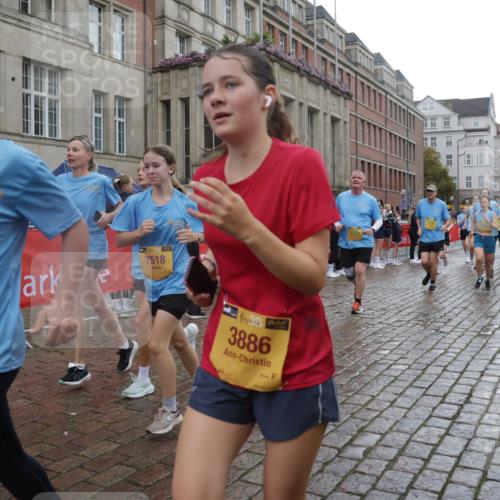 13.09.2026 - Kiel Lauf Yannick Fuchs http://msf.ph/oto/10421590 13.09.2026 10:54:33 Ziel 1127, 1287, 2259, 2506, 4502, 5560, 5578, 5821, 6063, 6166, 6208, 6571, 6887, 6889, 7558, 8542, 8711, 8867, 9297, 9462, 9633, 10015, 10049, 11156, 11529, 11760, 12526, 12529, 12710, 243, 394, 548, 932, 1343, 1613, 1740, 1765, 2196, 2471, 2579, 2746, 3024, 3269, 3293, 3337, 3649, 3729, 3886, 4101, 4246, 4264, 4310, 4525, 4581, 4582, 4827, 4867, 5119, 5318, 5392, 5621, 5675, 5678, 5680, 6519, 6888, 7276, 7518, 7535, 8328, 8640, 8849, 8925, 9088, 9400, 396, 454 meine-sportfotos.de