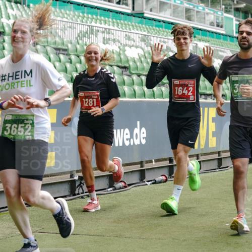 13.09.2026 - 21. swb-Marathon Bremen Michael Burmester http://msf.ph/oto/10421595 13.09.2026 12:59:30 Laufen im Stadion 135, 141, 148, 191, 226, 232, 260, 342, 511, 651, 672, 745, 972, 1080, 1119, 1166, 1209, 1281, 1368, 1493, 1494, 1516, 1642, 1647, 1861, 1931, 1933, 1935, 1963, 2088, 2210, 2289, 2293, 2306, 2343, 2367, 2425, 2481, 2517, 2570, 2577, 2686, 2771, 2806, 2807, 2827, 2885, 2899, 2914, 2953, 2961, 2979, 3015, 3021, 3076, 3098, 3105, 3120, 3124, 3148, 3190, 3233, 3273, 3338, 3354, 3435, 3480, 3516, 3531, 3534, 3560, 3652, 3729, 3855, 3861, 3930, 3933, 3934, 205 meine-sportfotos.de