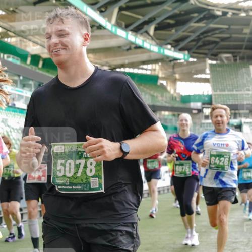 13.09.2026 - 21. swb-Marathon Bremen Michael Burmester http://msf.ph/oto/10421597 13.09.2026 13:22:20 Laufen im Stadion 128, 160, 211, 258, 343, 351, 423, 441, 571, 601, 609, 620, 782, 851, 892, 1060, 1094, 1157, 1158, 1177, 1178, 1259, 1316, 1344, 1417, 1518, 1657, 1669, 1676, 1691, 1729, 1746, 1788, 1808, 1883, 2201, 2213, 2258, 2290, 2414, 2433, 2475, 2504, 2526, 2551, 2619, 2632, 2652, 2660, 2685, 2711, 2736, 2828, 2954, 2964, 2995, 3010, 3022, 3034, 3070, 3074, 3144, 3225, 3252, 3347, 3351, 3505, 3530, 3682, 3784, 4020, 4054, 4231, 4406, 4407, 4431, 4584, 1506 meine-sportfotos.de