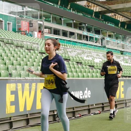 13.09.2026 - 21. swb-Marathon Bremen Michael Burmester http://msf.ph/oto/10421617 13.09.2026 10:45:07 Laufen im Stadion 10137, 10176, 10191, 10192, 10194, 10202, 10242, 10295, 10325, 10335, 10344, 10430, 10459, 10472, 10513, 10524, 10568, 10600, 10605, 10606, 10629, 10651, 10679, 10713, 10756, 10779, 10882, 10979, 10997, 10999, 11081, 11200, 11233, 11307, 11309, 11337, 11355, 11367, 11385, 11408, 11495, 11629, 11709, 11808, 11821, 11932, 11943, 12057, 12089, 12151, 12153, 12177, 12178, 12224, 12226, 12311, 12321, 12334, 12539, 10148, 10330 meine-sportfotos.de