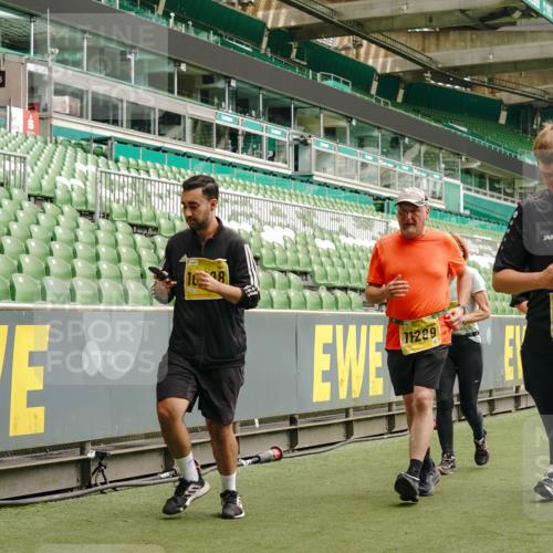 13.09.2026 - 21. swb-Marathon Bremen Michael Burmester http://msf.ph/oto/10421633 13.09.2026 10:45:08 Laufen im Stadion 10137, 10176, 10191, 10192, 10194, 10202, 10242, 10295, 10325, 10335, 10344, 10430, 10459, 10472, 10513, 10524, 10568, 10600, 10605, 10606, 10629, 10651, 10679, 10713, 10756, 10779, 10882, 10979, 10997, 10999, 11081, 11200, 11233, 11307, 11309, 11355, 11367, 11385, 11408, 11495, 11629, 11709, 11808, 11821, 11932, 11943, 12057, 12089, 12151, 12153, 12177, 12178, 12224, 12226, 12311, 12321, 12334, 12539, 10148, 10330 meine-sportfotos.de